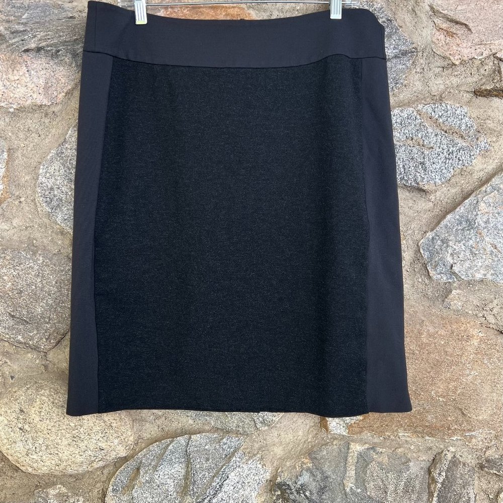 Eileen Fisher Stretch Knee Length Skirt with Grey Color Block Panel